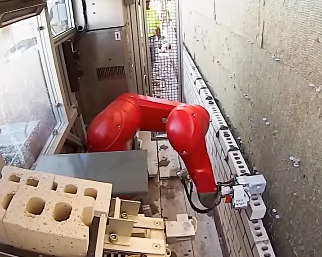 SAM 100 Semi-Automated Robot is one of the most advanced robots