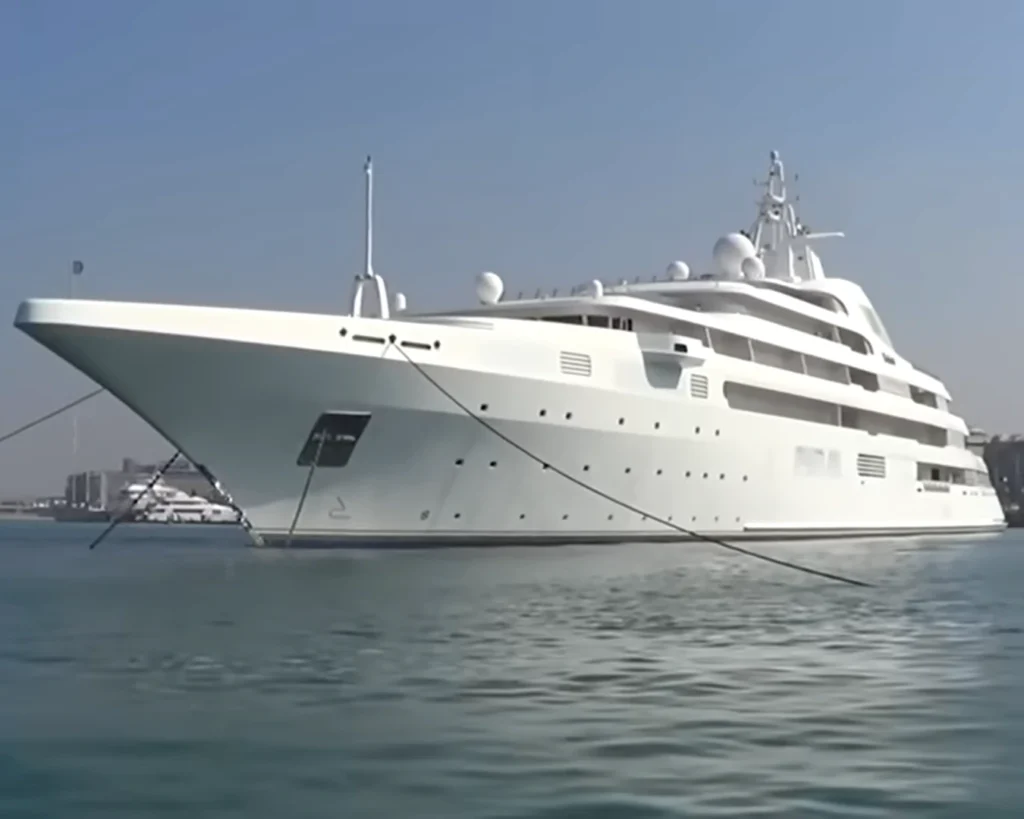 Dubai Superyacht is one of the most expensive super yachts