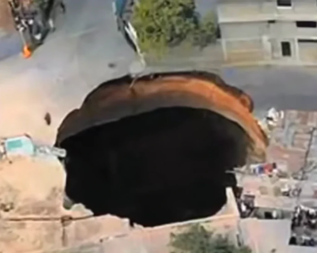 Deepest Sinkhole is one of the amazing facts about Guatemala