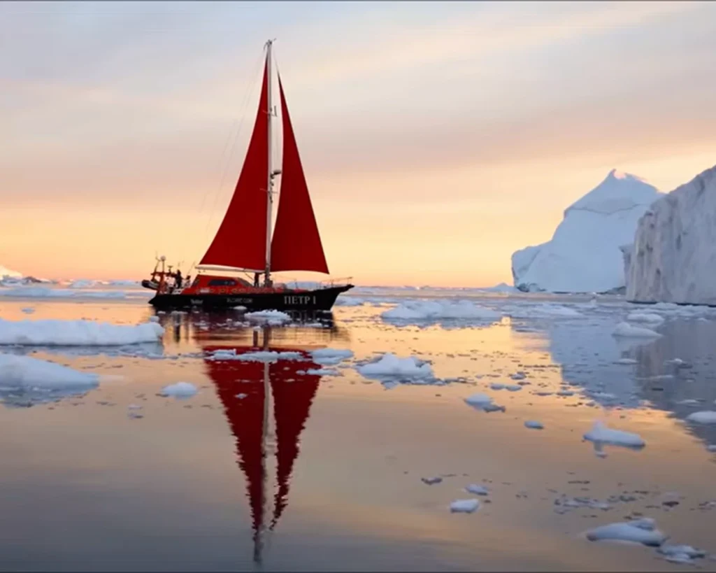 Midnight Sun is one of the amazing facts about Greenland