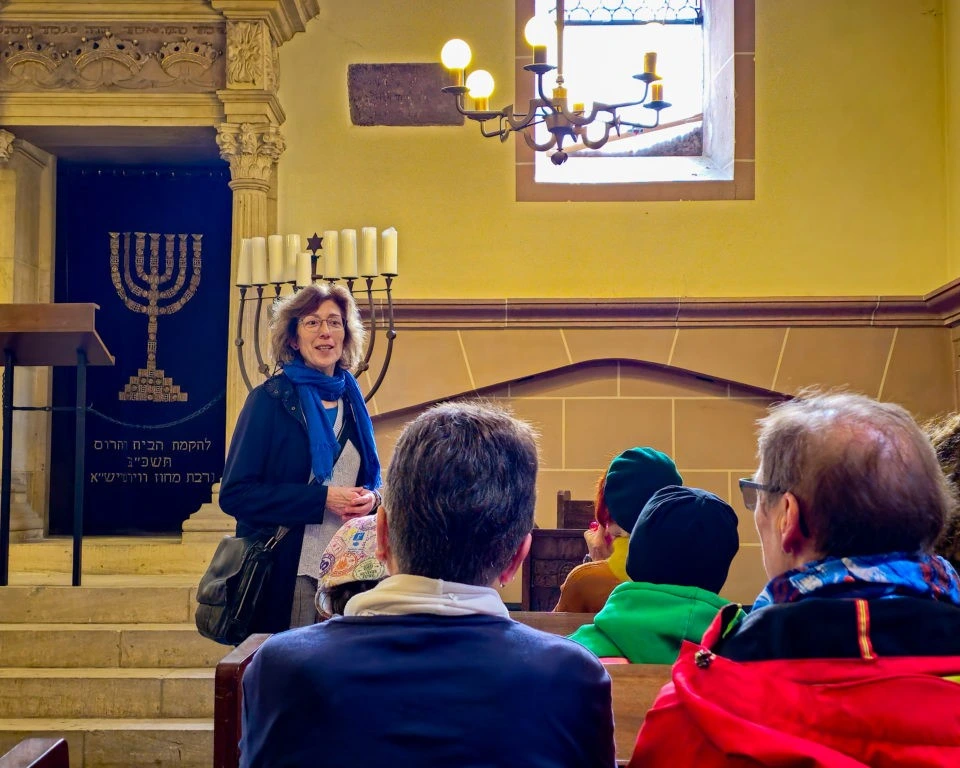 Education is one of the reasons why jewish people are richer