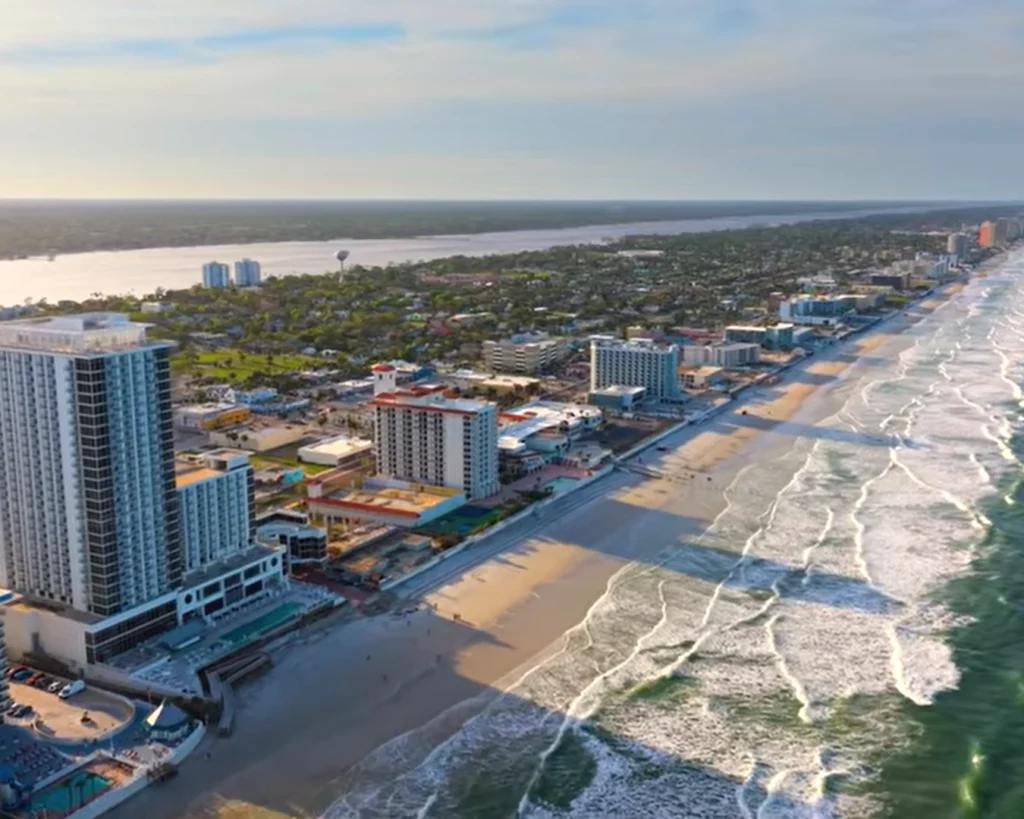 Daytona Beach is one of the best beaches of Florida