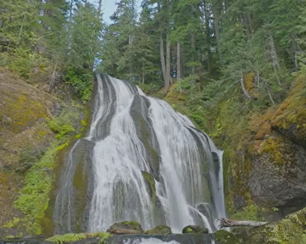 Falls Creek Falls is one of the best Washington falls