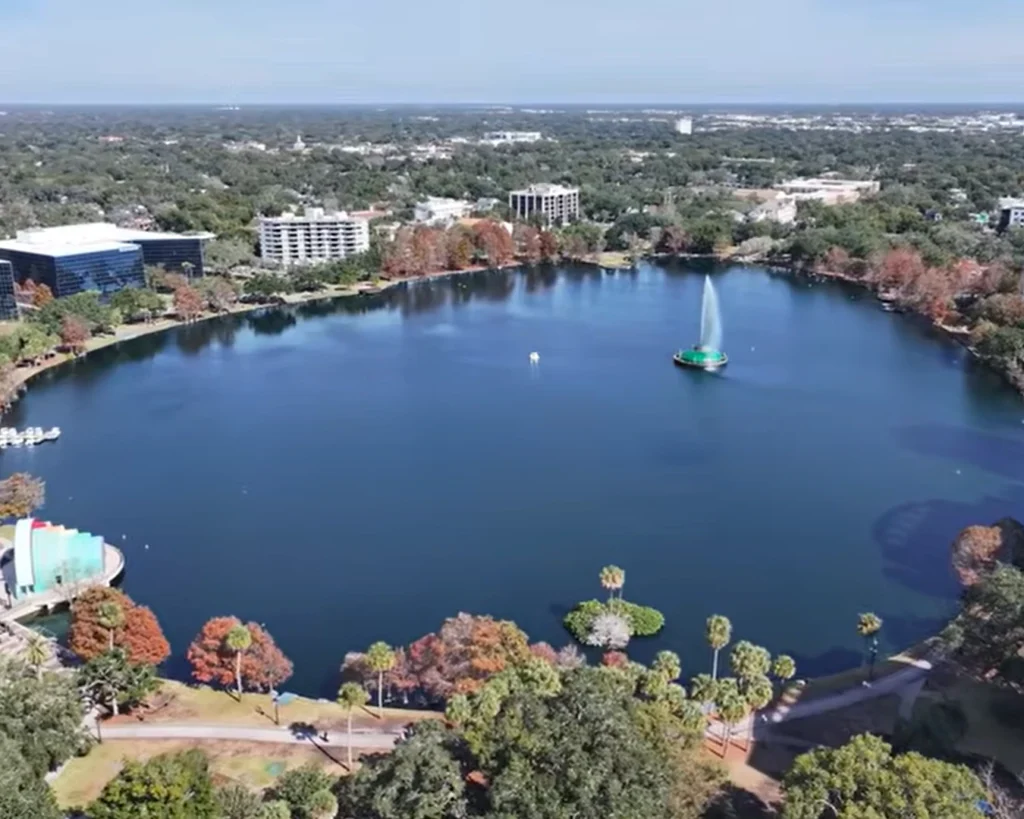 Lake Eola is one of the amazing wonders of Florida