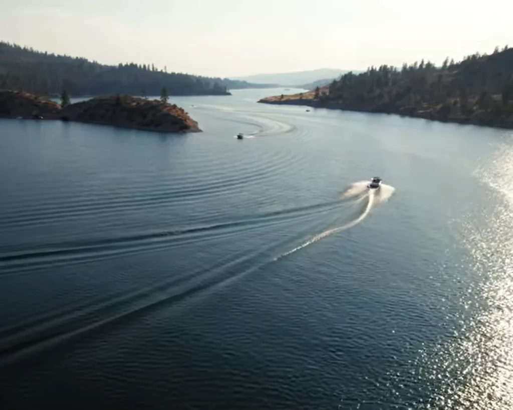 Lake Roosevelt is one of the best lakes of Washington