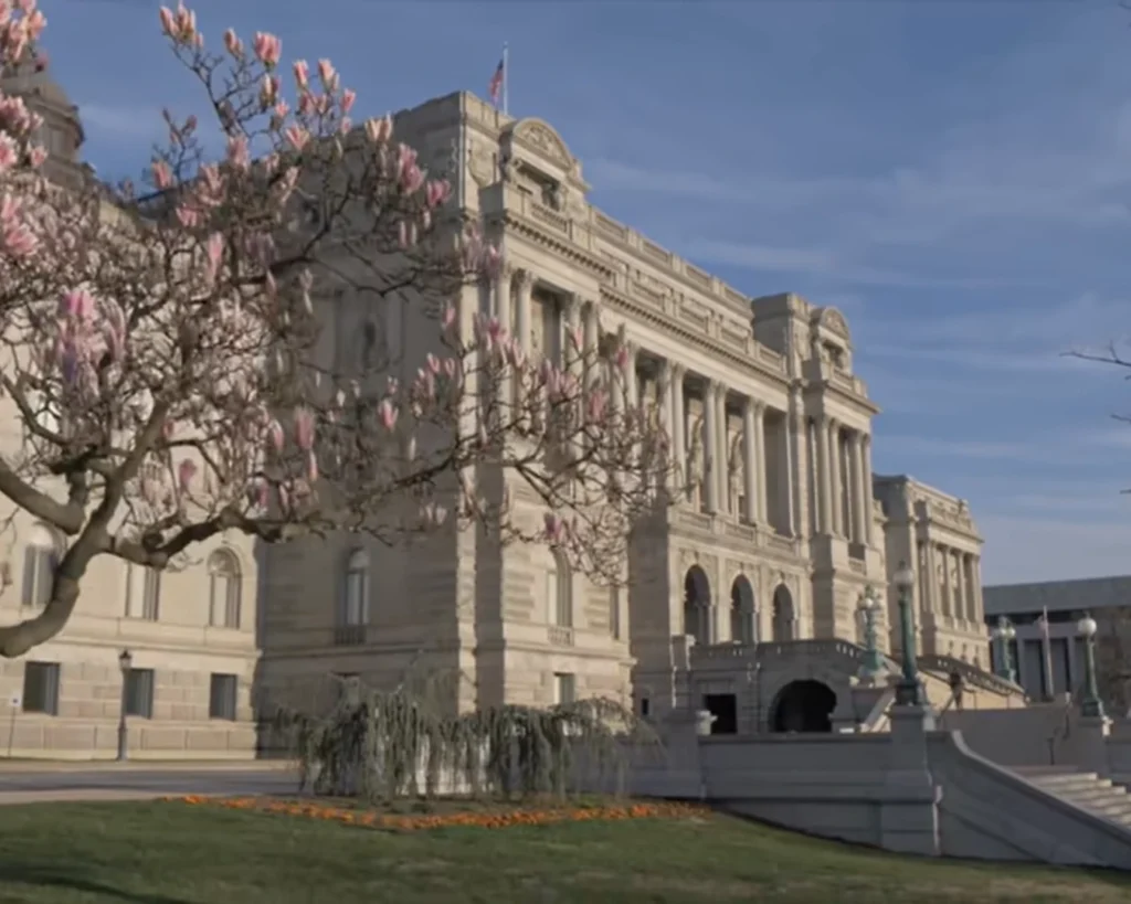 World's Largest Library is one of the amazing facts about Washington