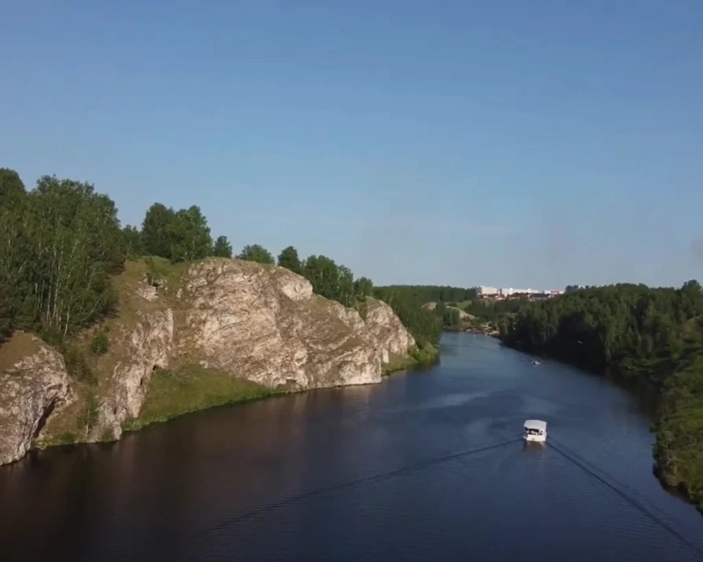 The Fraser River is forming an impressive landscape